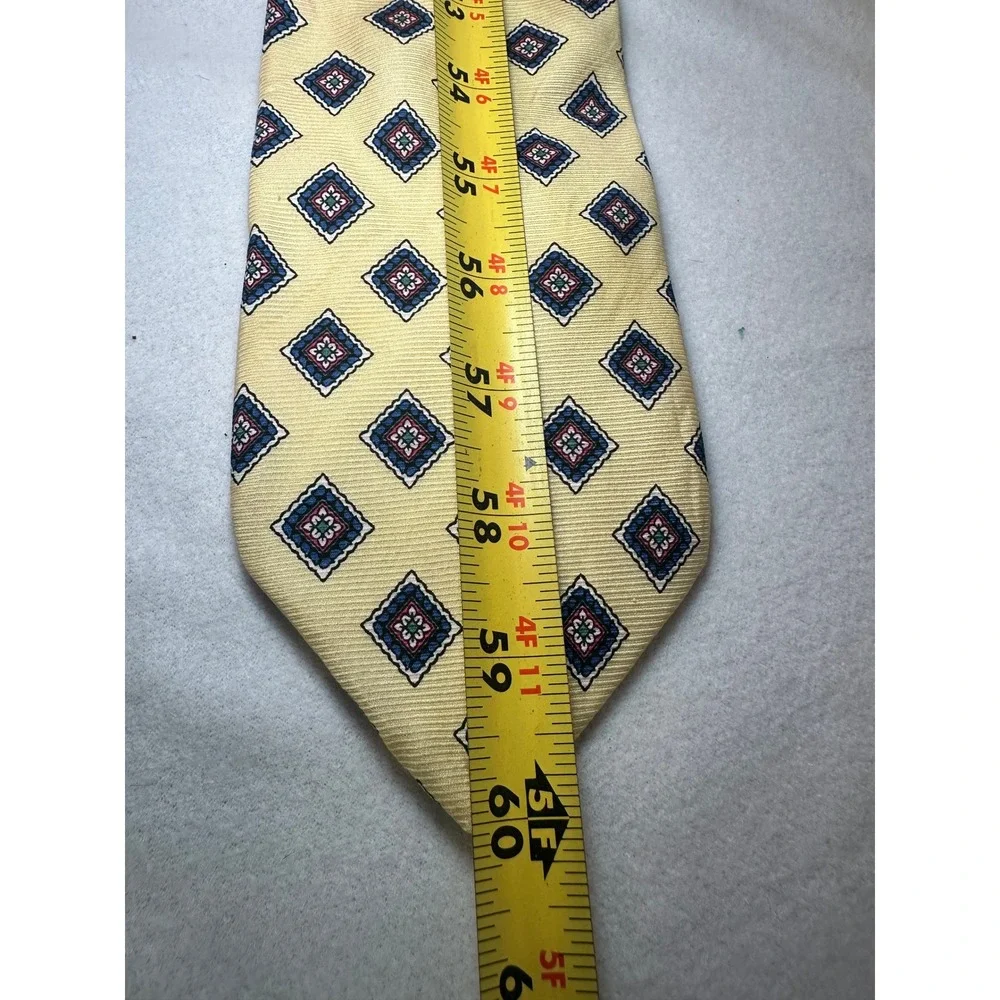 Brooks Brothers Makers Mens Silk Tie Yellow Geometric Medallion Made in‎ USA